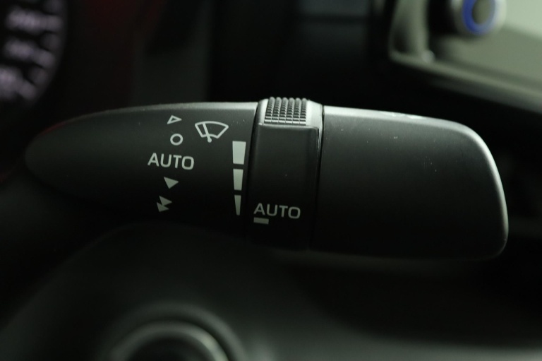 Toyota Yaris - 1.6 GR Premium 29