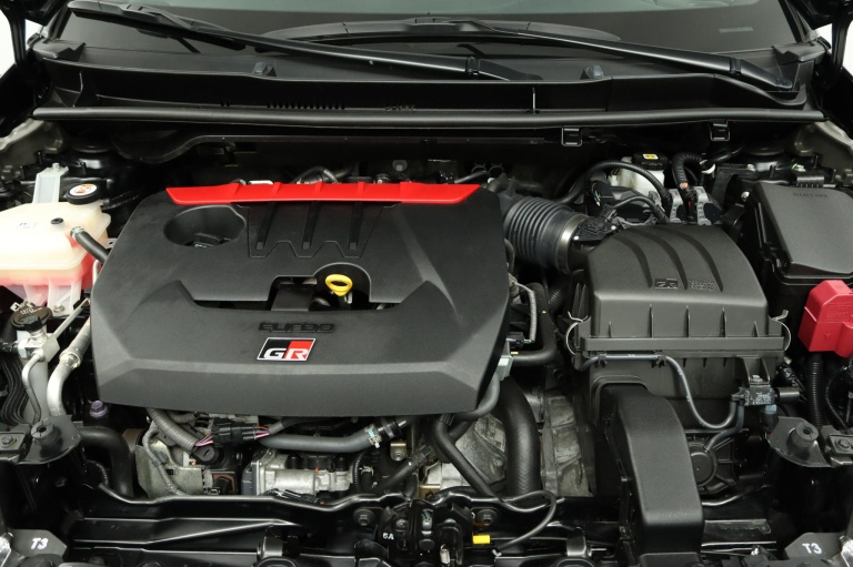 Toyota Yaris - 1.6 GR Premium 32