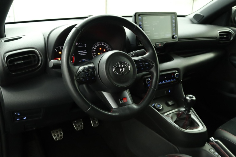 Toyota Yaris - 1.6 GR Premium 49