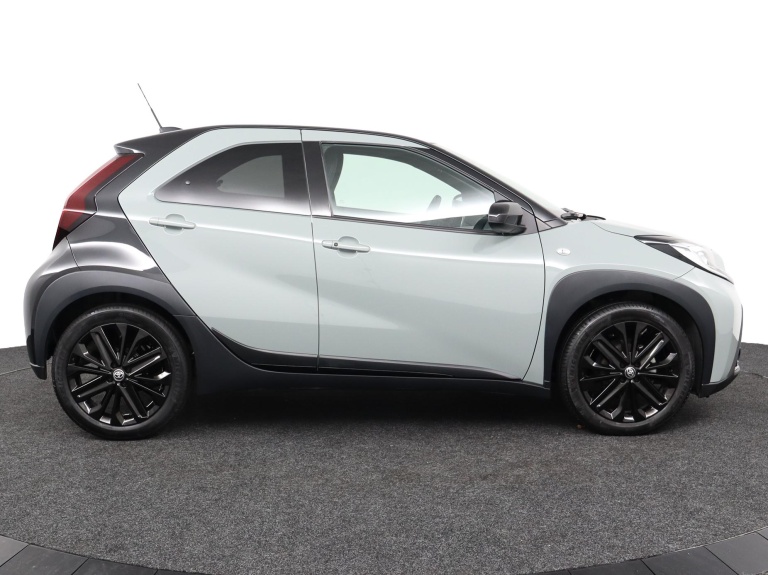 Toyota Aygo X - 1.0 VVT-i S-CVT Premium 13