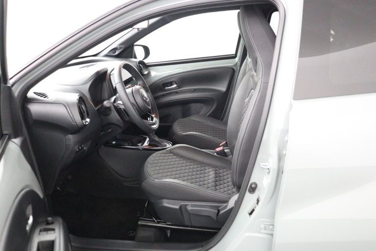 Toyota Aygo X - 1.0 VVT-i S-CVT Premium 17