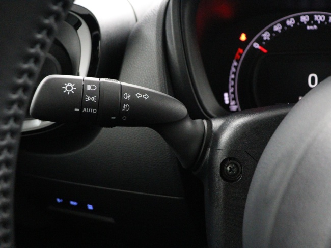 Toyota Aygo X - 1.0 VVT-i S-CVT Premium