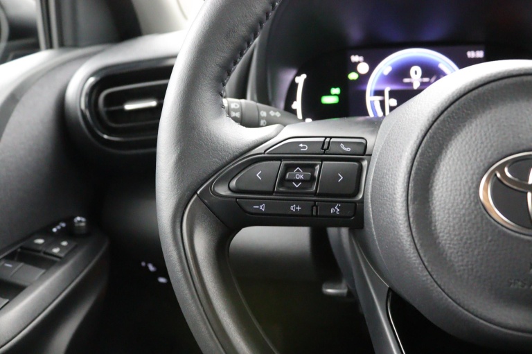 Toyota Yaris - 1.5 Hybrid 115 Dynamic 17