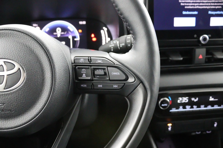 Toyota Yaris - 1.5 Hybrid 115 Dynamic 18