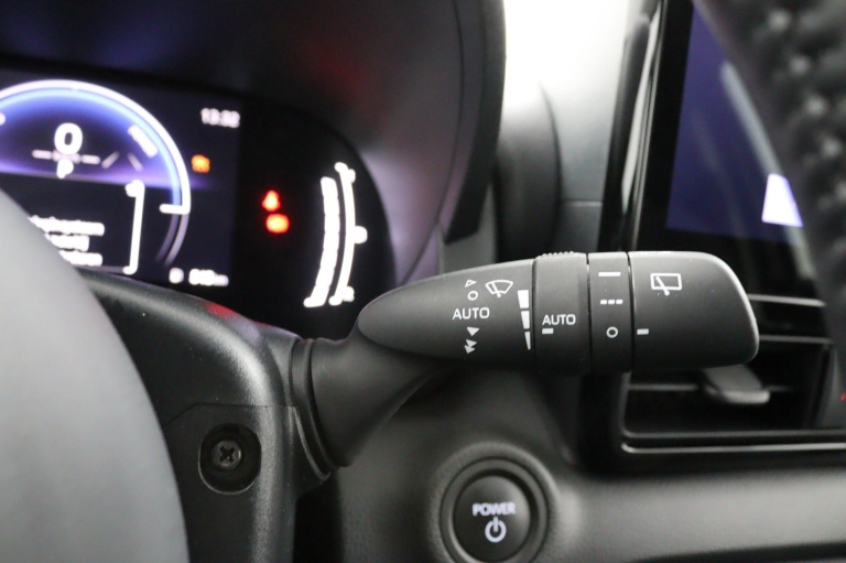 Toyota Yaris - 1.5 Hybrid 115 Dynamic 22