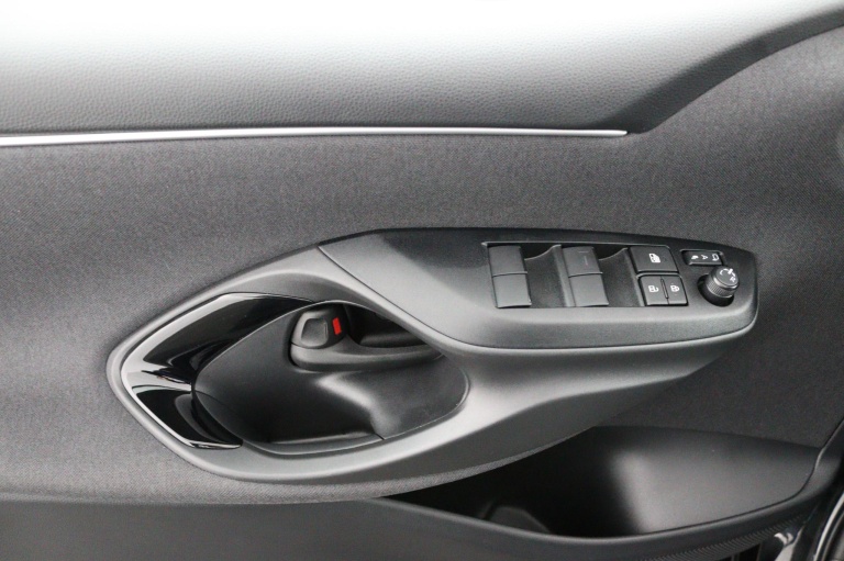 Toyota Yaris - 1.5 Hybrid 115 Dynamic 30