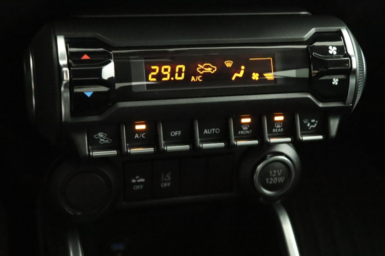 Suzuki Ignis - 1.2 Smart Hybrid Style 9