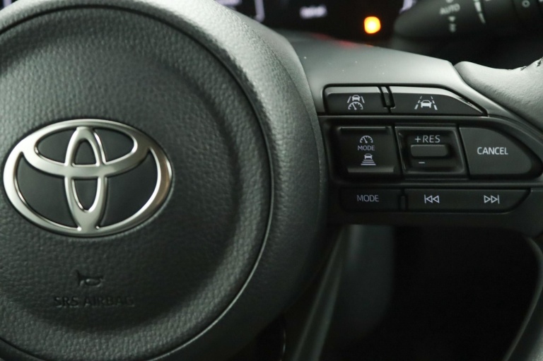 Toyota Yaris - 1.5 Hybrid 115 Dynamic 18