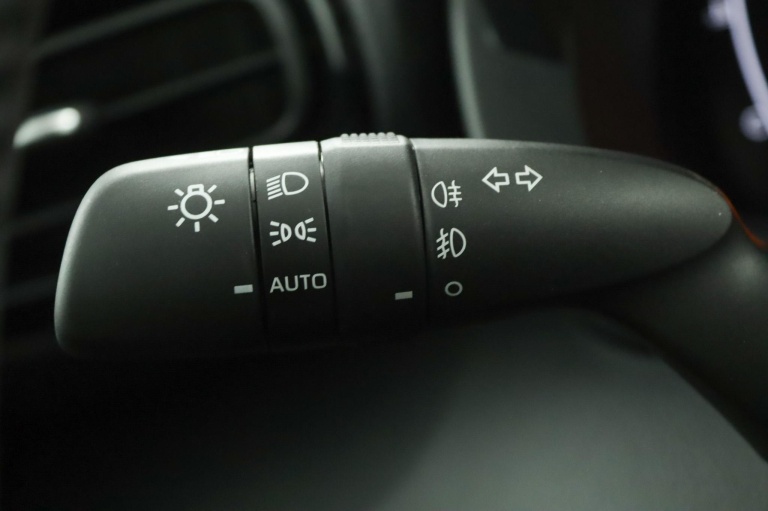 Toyota Yaris - 1.5 Hybrid 115 Dynamic 28