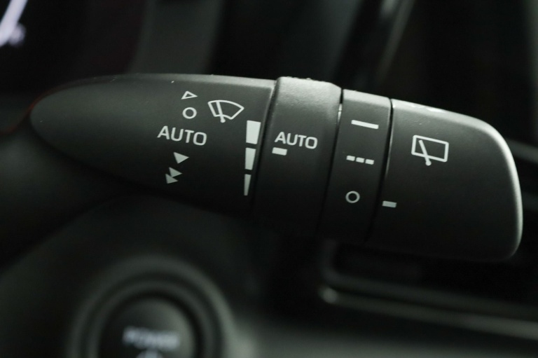 Toyota Yaris - 1.5 Hybrid 115 Dynamic 29