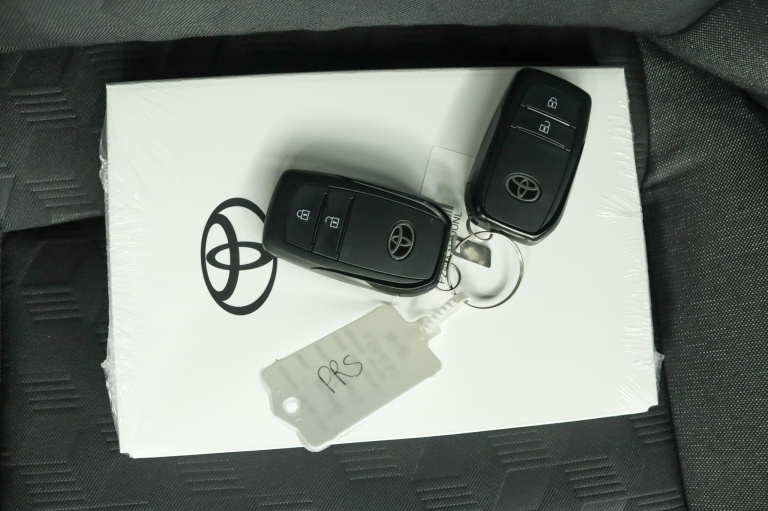 Toyota Yaris - 1.5 Hybrid 115 Dynamic 8