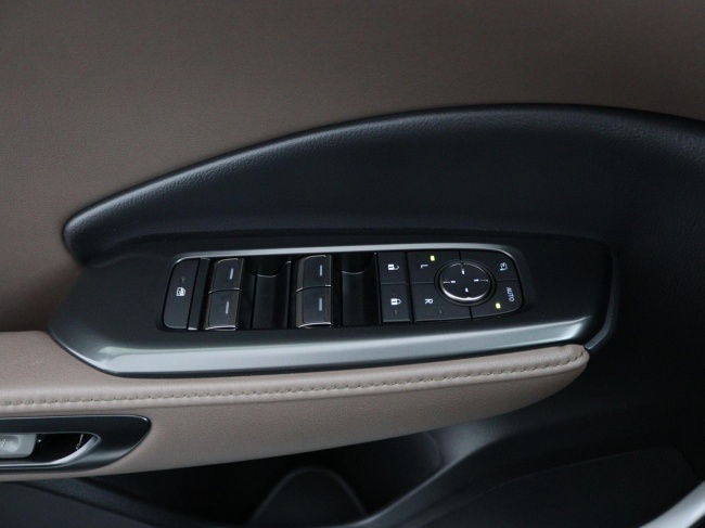 Lexus LBX - Elegant 2WD