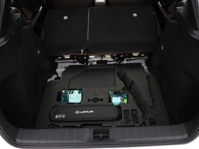 Lexus LBX - Elegant 2WD