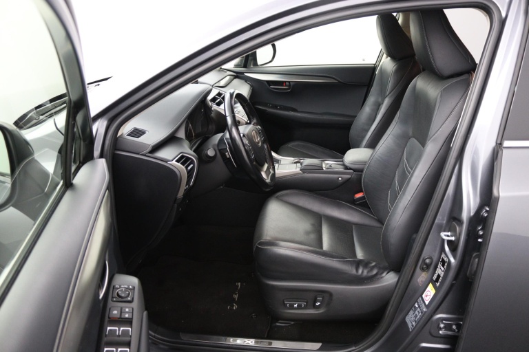 Lexus NX - 300h AWD Luxury Line 16