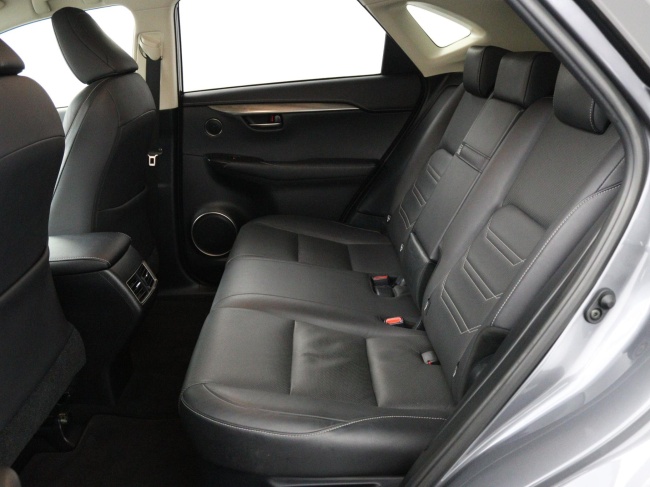 Lexus NX - 300h AWD Luxury Line