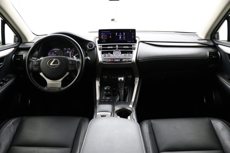 Lexus NX - 300h AWD Luxury Line 4