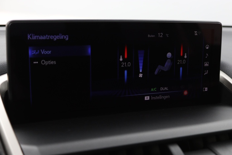 Lexus NX - 300h AWD Luxury Line 43