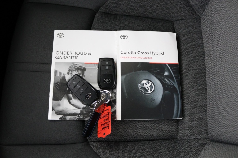 Toyota Corolla Cross - Hybrid 140 Style 11