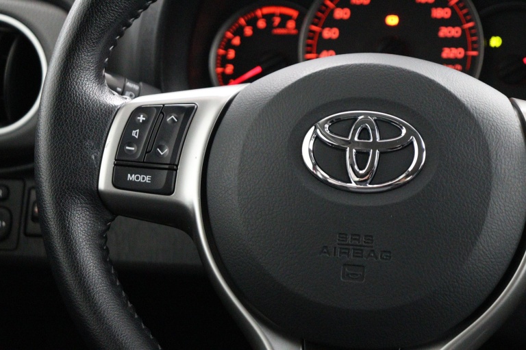 Toyota Yaris - 1.3 VVT-i Aspiration 19