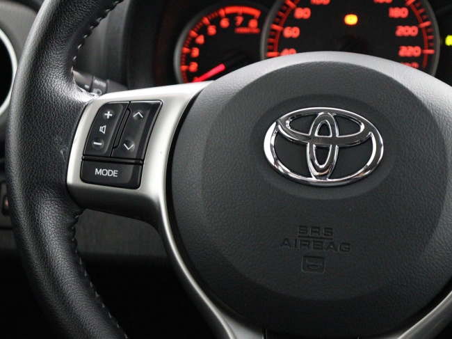 Toyota Yaris - 1.3 VVT-i Aspiration