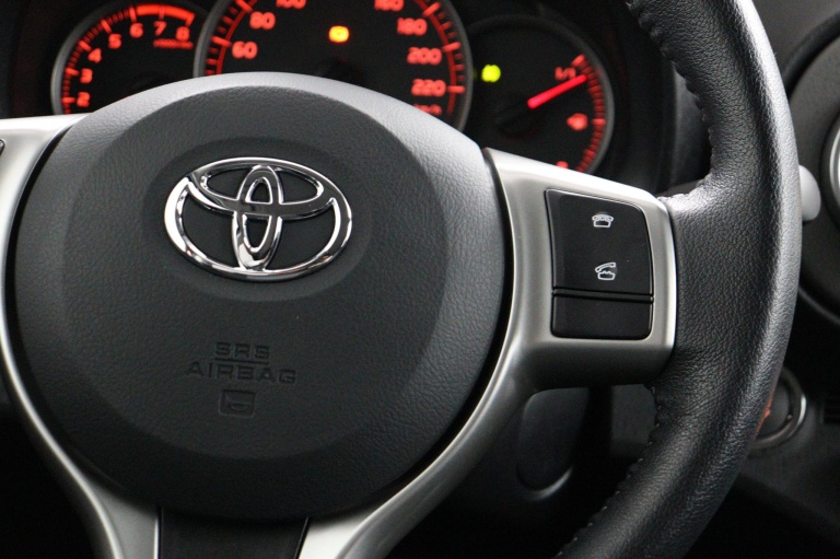 Toyota Yaris - 1.3 VVT-i Aspiration 21