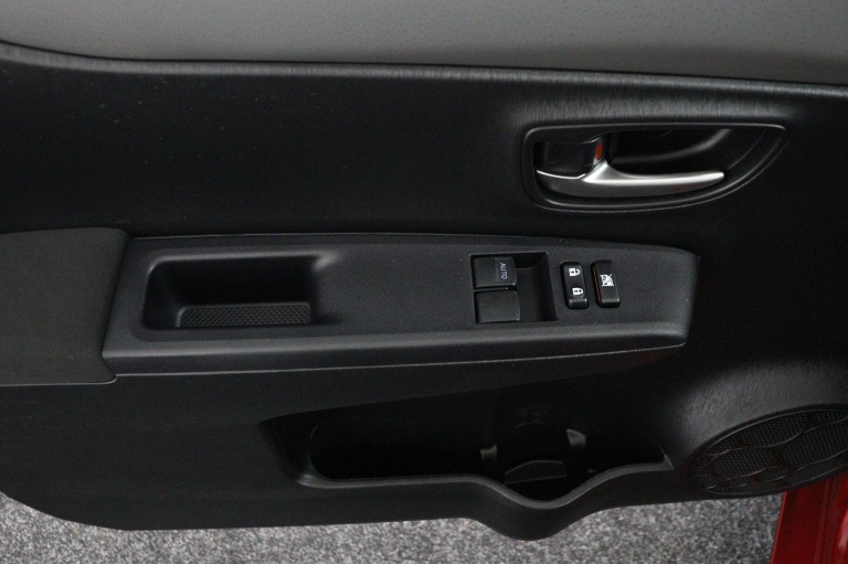 Toyota Yaris - 1.3 VVT-i Aspiration 27