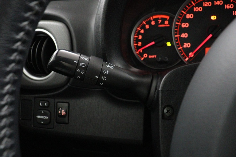 Toyota Yaris - 1.3 VVT-i Aspiration 29