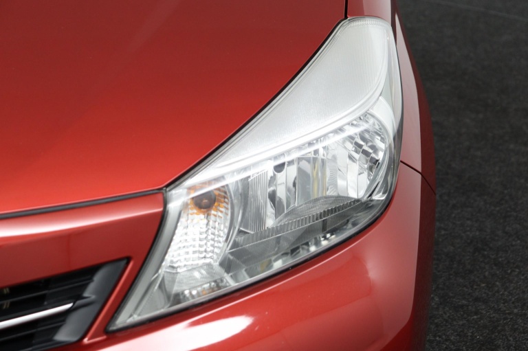 Toyota Yaris - 1.3 VVT-i Aspiration 34