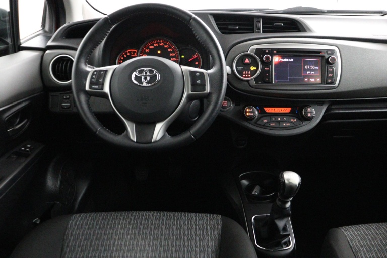 Toyota Yaris - 1.3 VVT-i Aspiration 44
