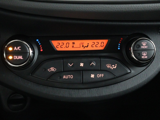 Toyota Yaris - 1.3 VVT-i Aspiration