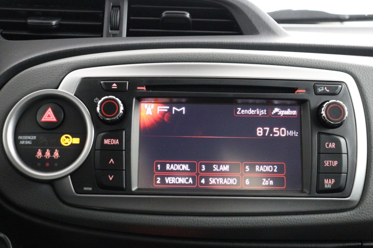 Toyota Yaris - 1.3 VVT-i Aspiration 8