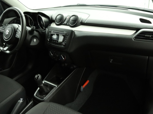 Suzuki Swift - 1.2 Comfort Smart Hybrid