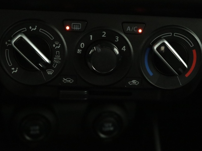 Suzuki Swift - 1.2 Comfort Smart Hybrid