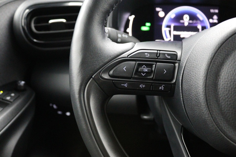 Toyota Yaris - 1.5 Hybrid 115 Dynamic 19