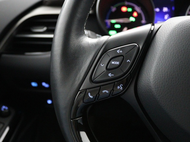 Toyota C-HR - 1.8 Hybrid Bi-Tone