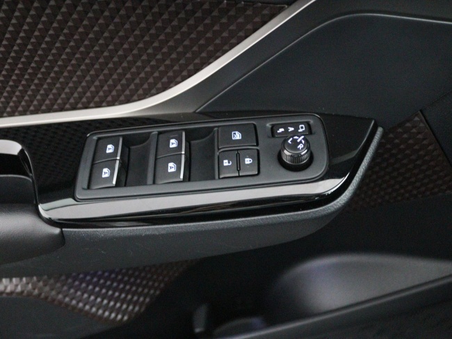 Toyota C-HR - 1.8 Hybrid Bi-Tone