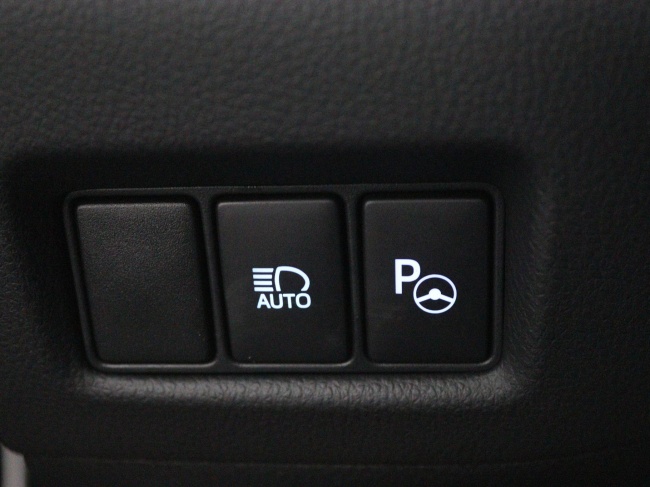 Toyota C-HR - 1.8 Hybrid Bi-Tone