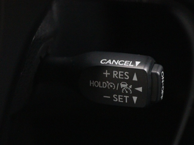 Toyota C-HR - 1.8 Hybrid Bi-Tone