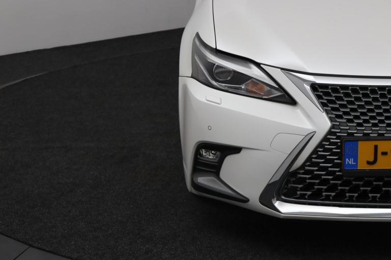 Lexus CT - 200h Sport Edition 34