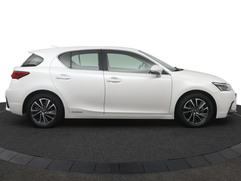 Lexus CT - 200h Ultimate Edition 13