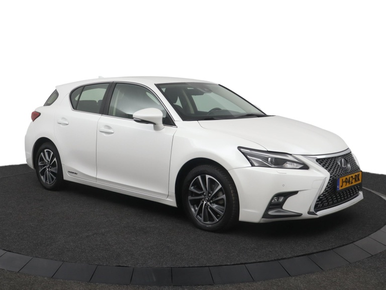 Lexus CT - 200h Ultimate Edition 14