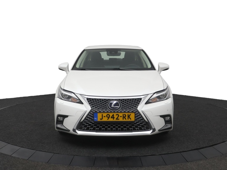 Lexus CT - 200h Ultimate Edition 16