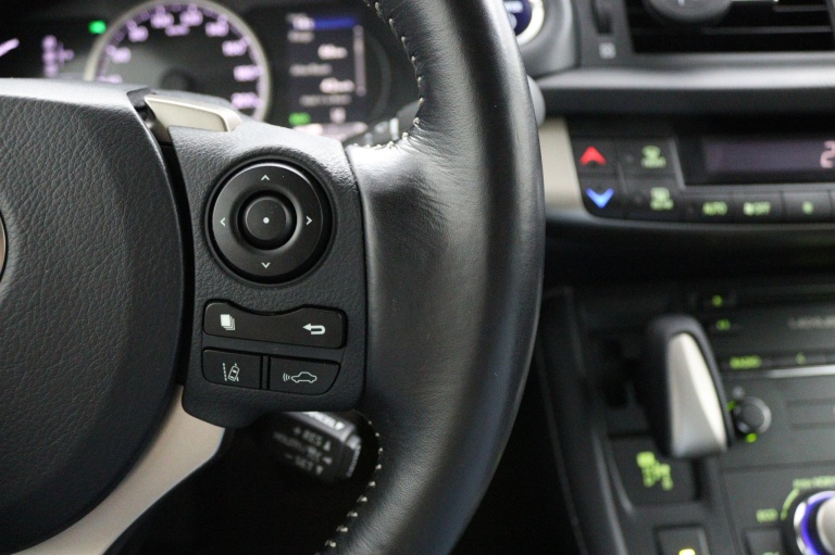 Lexus CT - 200h Ultimate Edition 21