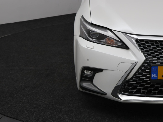 Lexus CT - 200h Ultimate Edition