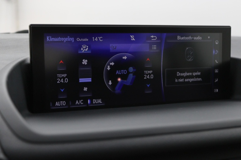 Lexus CT - 200h Ultimate Edition 43