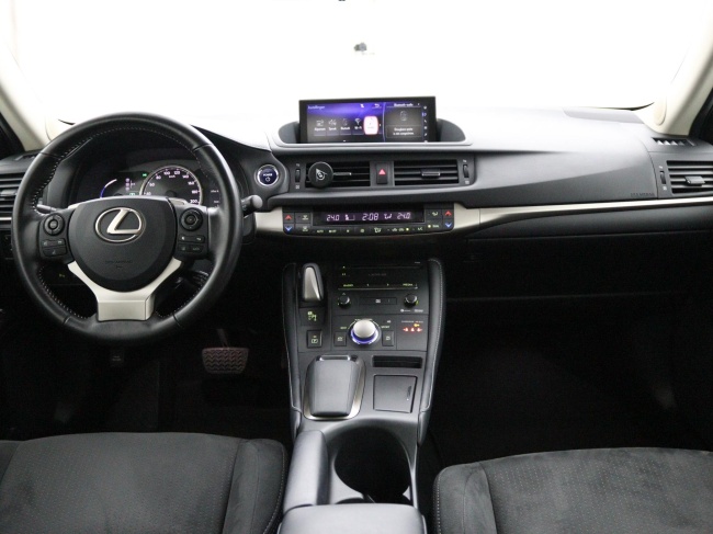 Lexus CT - 200h Ultimate Edition