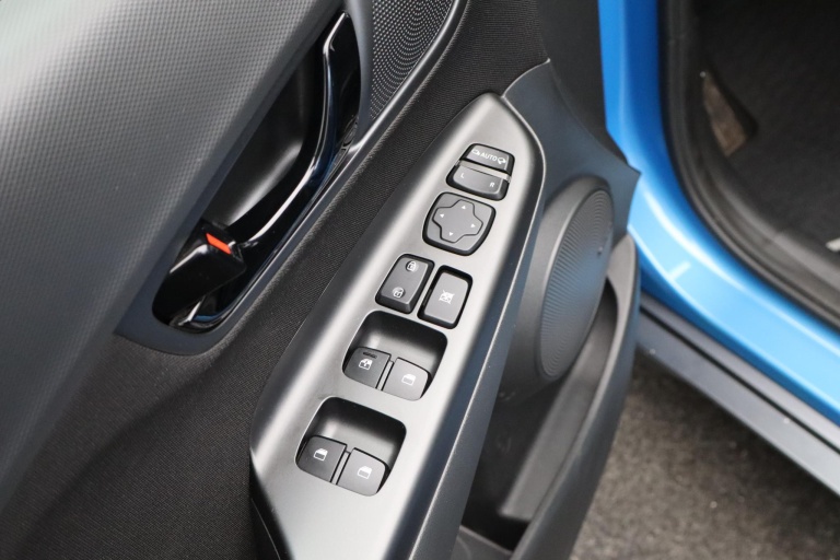 Hyundai Kona - 1.6 GDI HEV Fashion 28