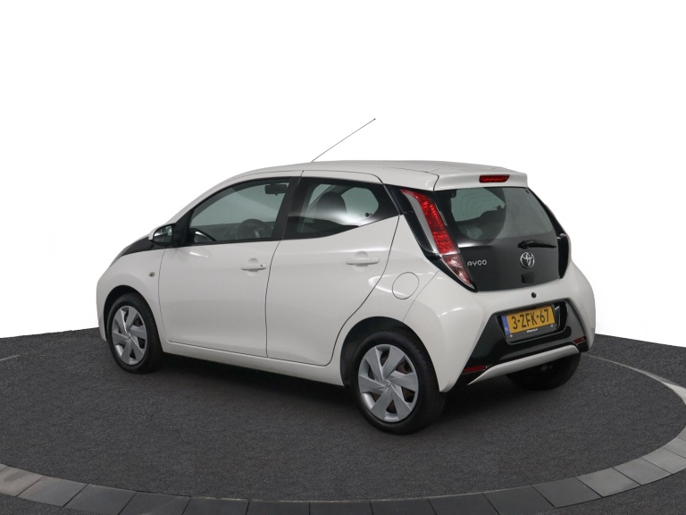 Toyota Aygo - 1.0 VVT-i x-play 12