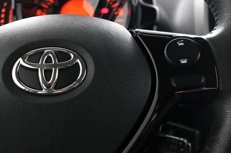 Toyota Aygo - 1.0 VVT-i x-play 21