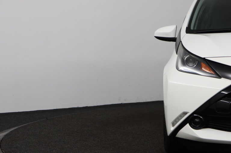 Toyota Aygo - 1.0 VVT-i x-play 34